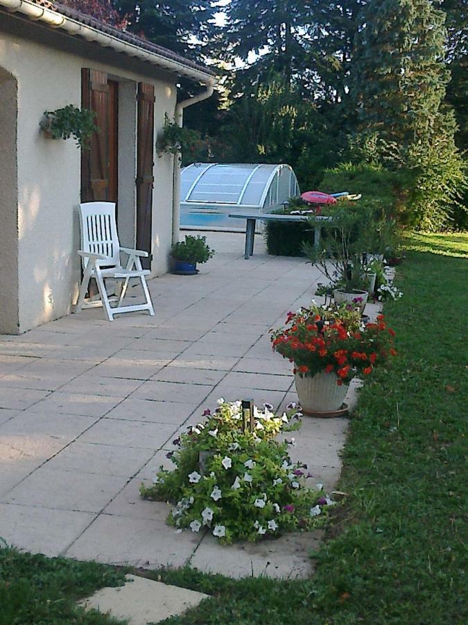 Bed and Breakfast Les écureuils Tramoyes Exterior foto